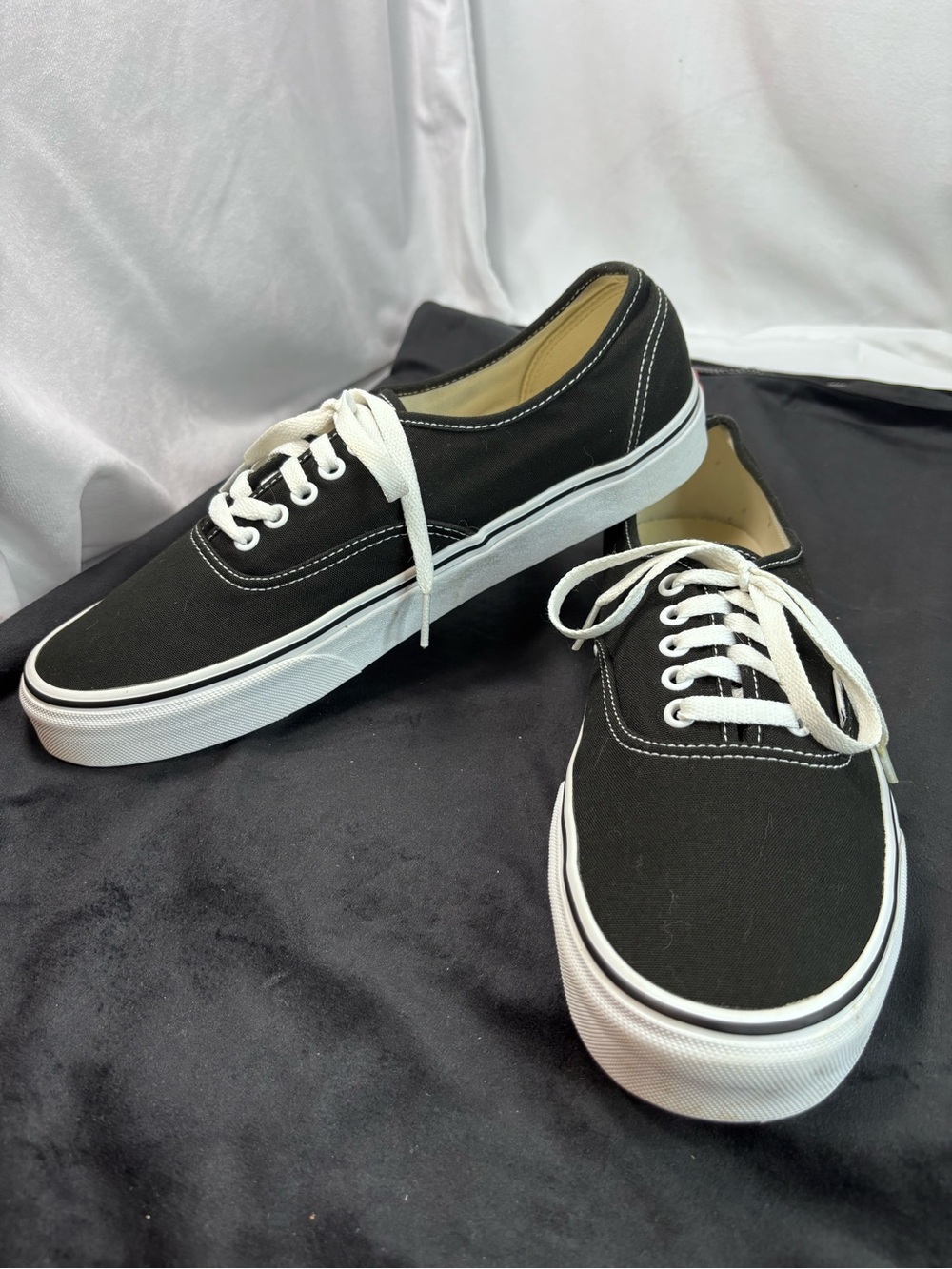 Vans Authentic Black/White Canvas Skate Shoes – Men’s Size 11 / Women’s 12.5 - Picture 2 of 9